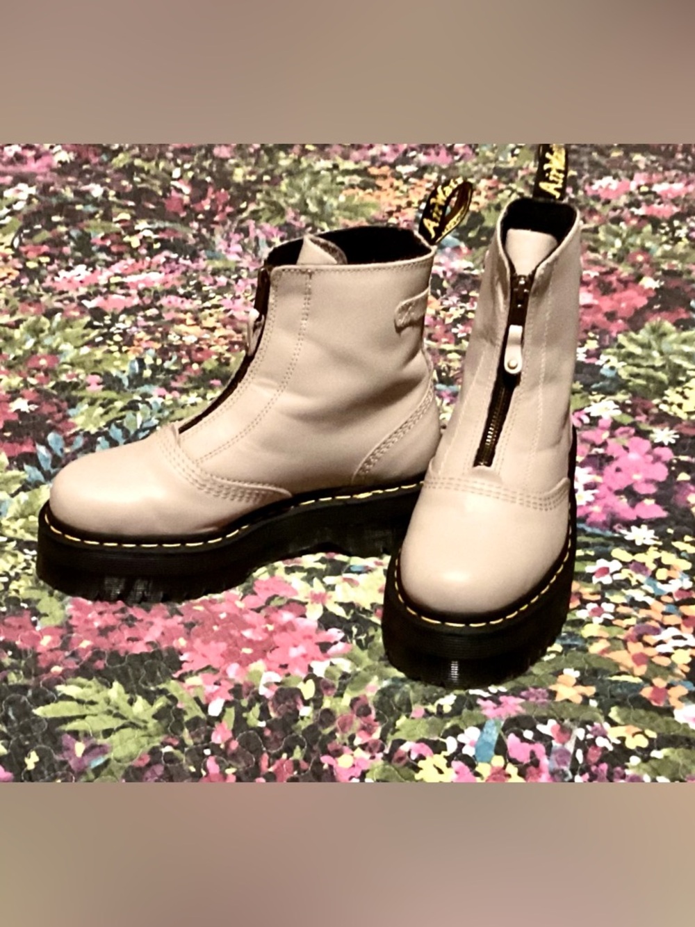 Dr. Martens Jetta Leather Sendal Cream Zip Combat Boots 🖤🩶🤍🩷❤️‍🔥
